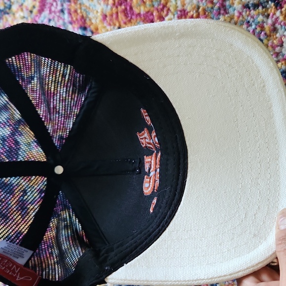 Red Rocks trucker Snapback hat - Picture 6 of 9